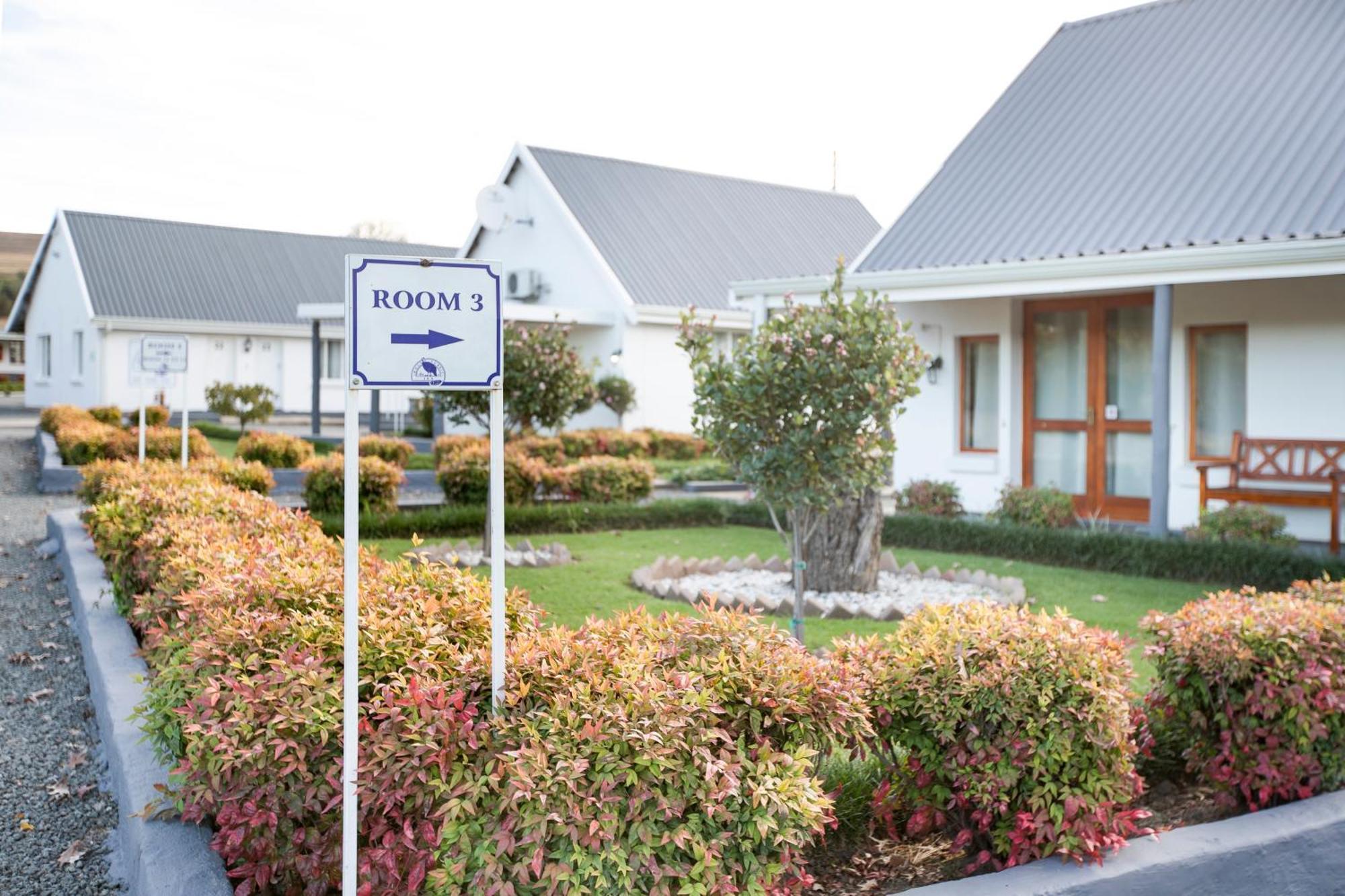 Mount Currie Inn コクスタッド エクステリア 写真