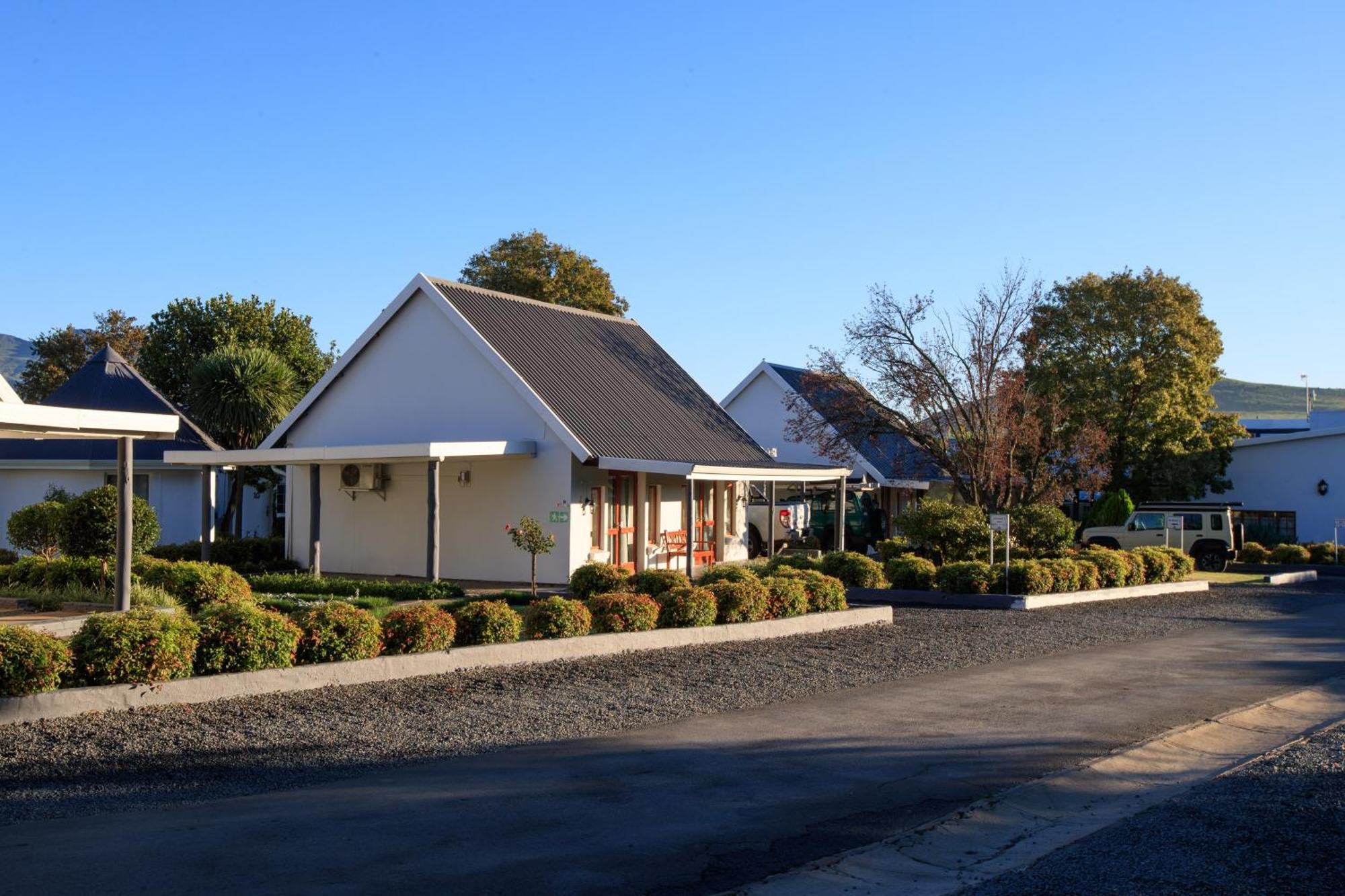 Mount Currie Inn コクスタッド エクステリア 写真