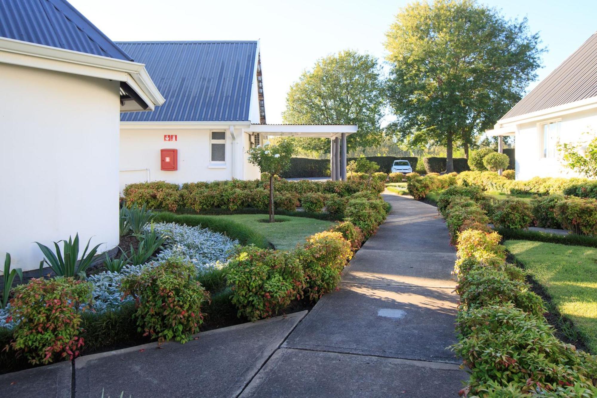Mount Currie Inn コクスタッド エクステリア 写真